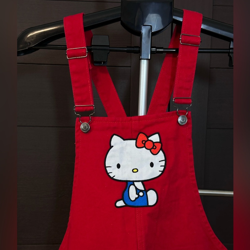 Hello Kitty Red and White Fabric Label - Picture 3 of 8
